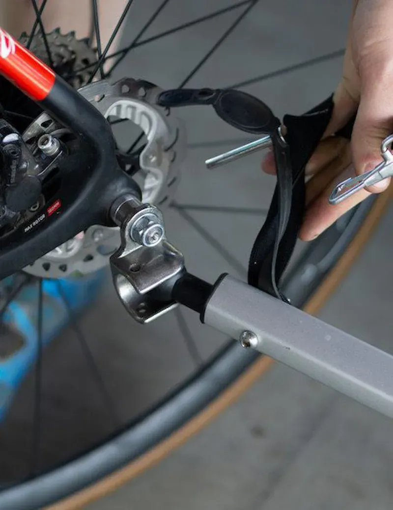 Robert Axle Project Kid Trailer 12mm 175/183mm Thru Axle in Black-1